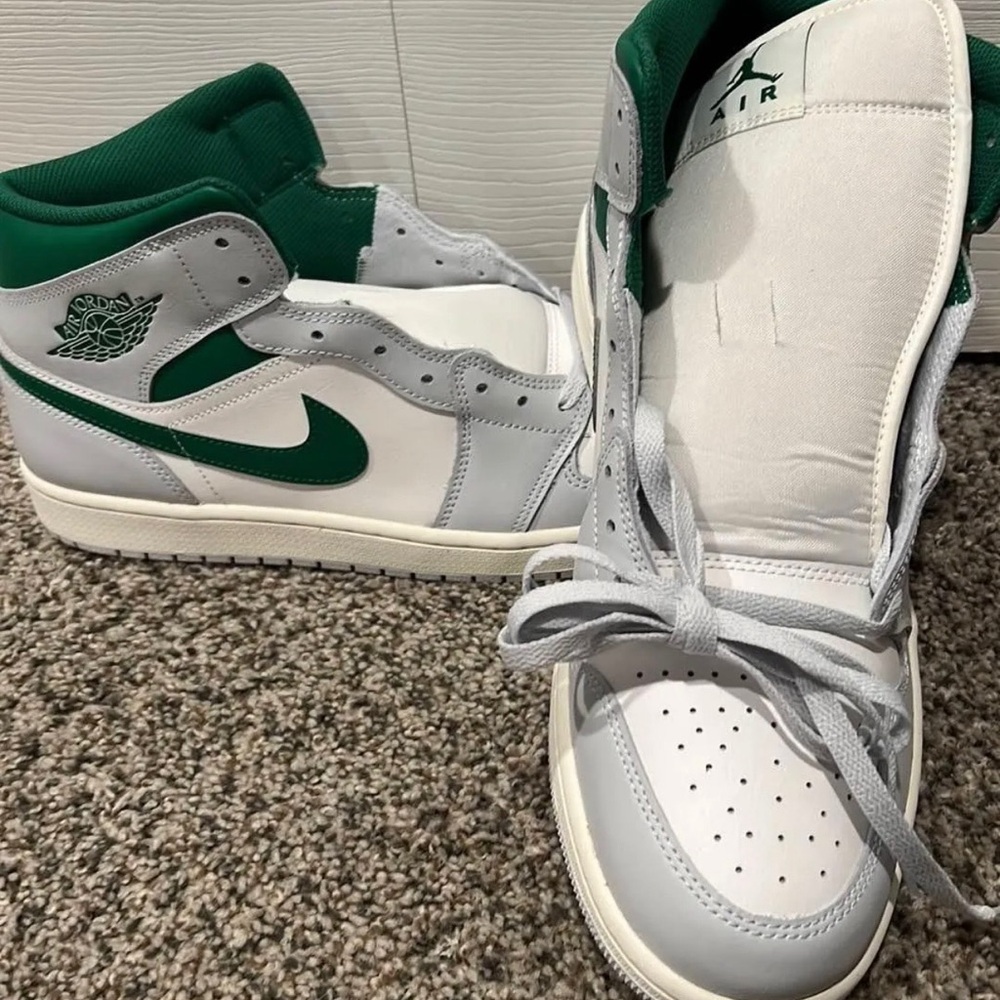 Jordan 1 Pine Green Platinum sneakers